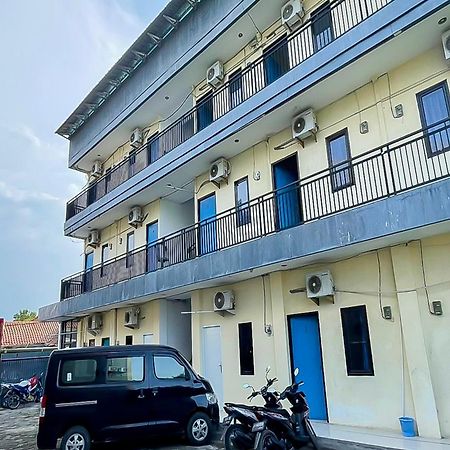 OYO 588 Richmond Guest House Cirebon Exterior foto