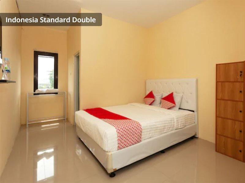OYO 588 Richmond Guest House Cirebon Exterior foto