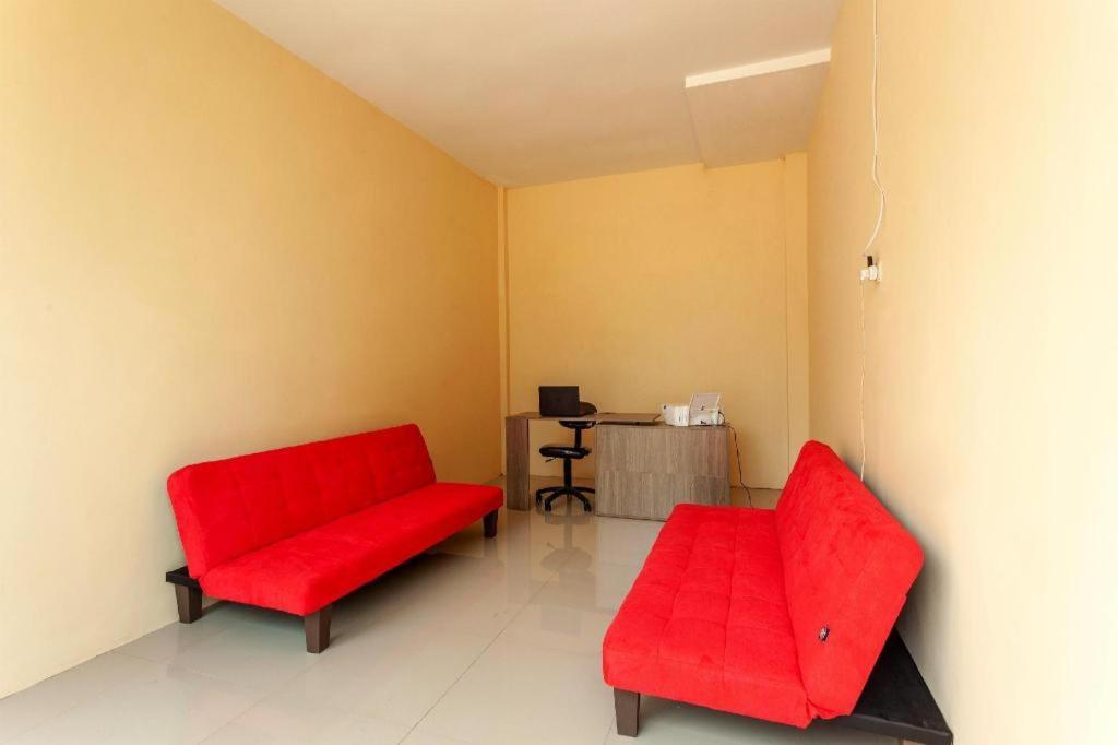OYO 588 Richmond Guest House Cirebon Exterior foto