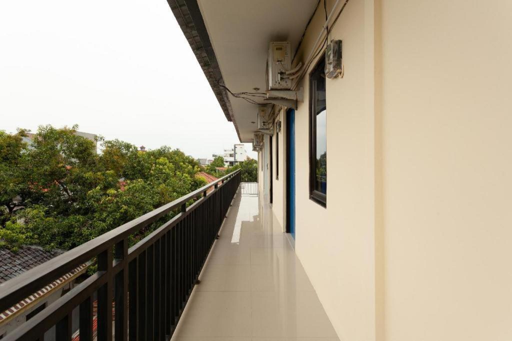 OYO 588 Richmond Guest House Cirebon Exterior foto