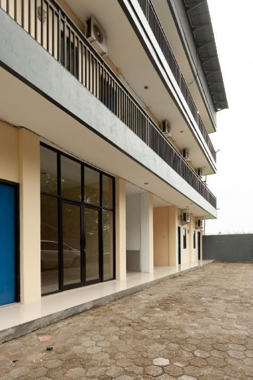 OYO 588 Richmond Guest House Cirebon Exterior foto