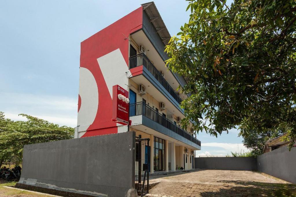 OYO 588 Richmond Guest House Cirebon Exterior foto